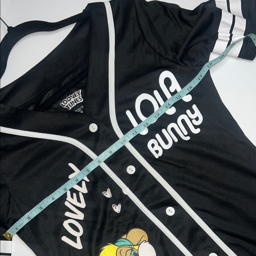 Women’s  Looney Tunes Jersey - Picture 7 of 9